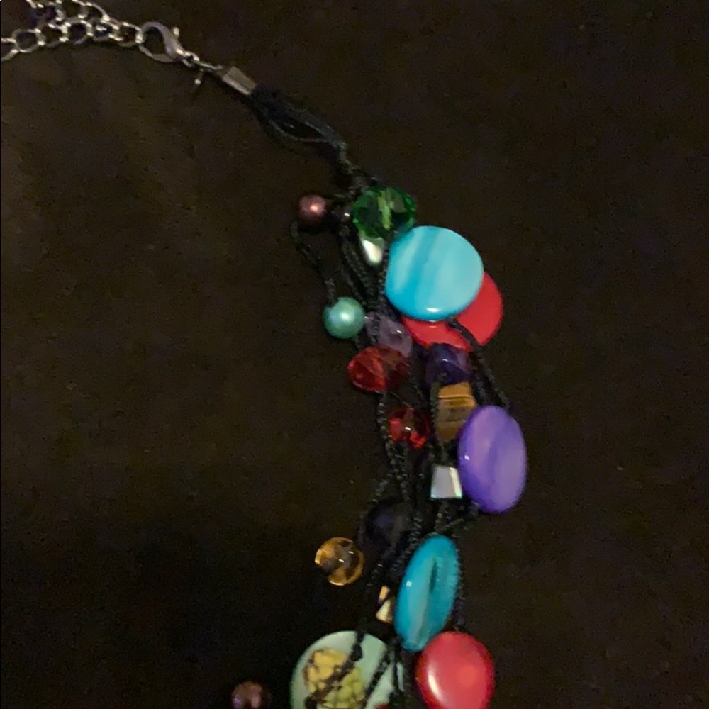 Gorgeous glass bead statement neclace - Picture 4 of 7
